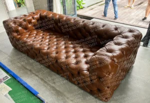 classic-chesterfield-sofa-reupholstery-vintage-premier-leather-jalan-ampang-klcc Classic Chesterfield sofa reupholstery with vintage premier leather in Jalan Ampang KLCC by Mr Sofa